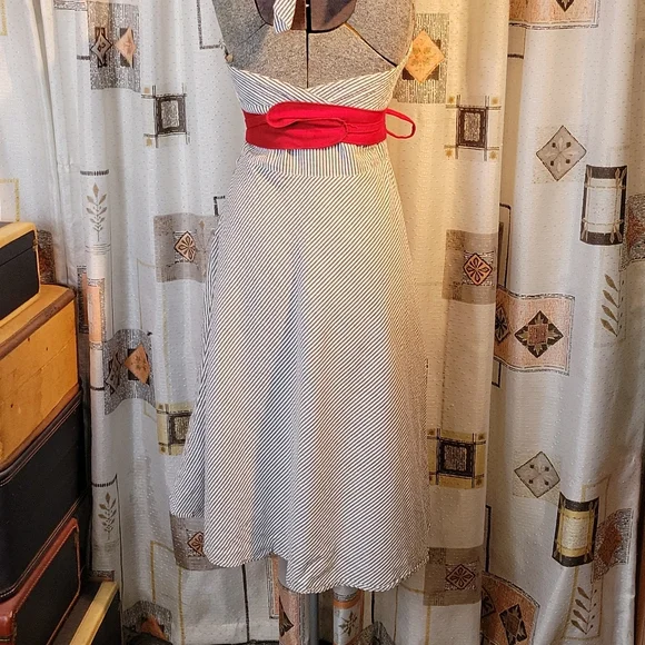 Retro Grey Seersucker Dress - Picture 4 of 11